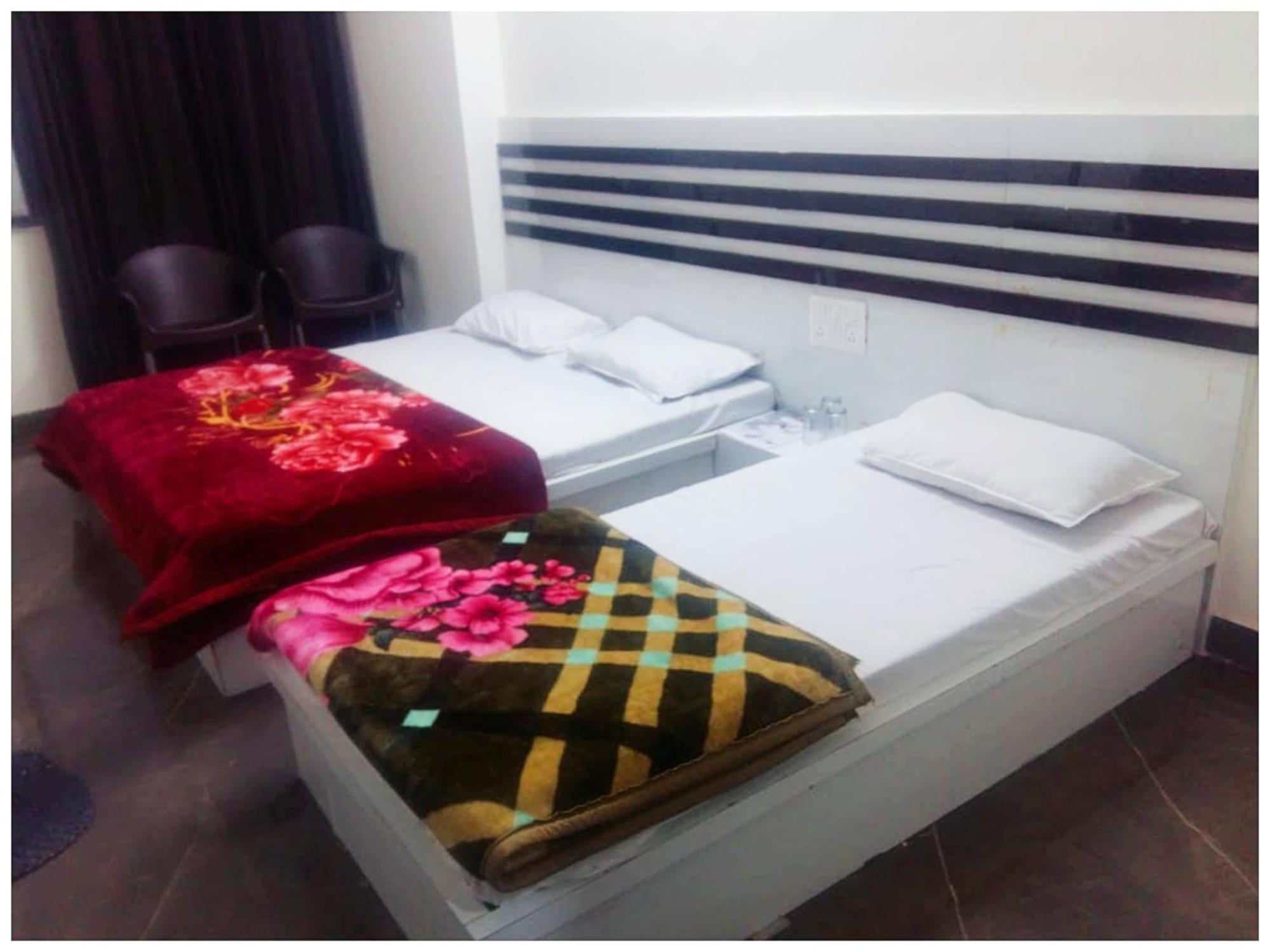 A Premium Hotel Sheeva Inn Near Temple - Fully Air Conditioning - Best Hotel Kankhal Ngoại thất bức ảnh