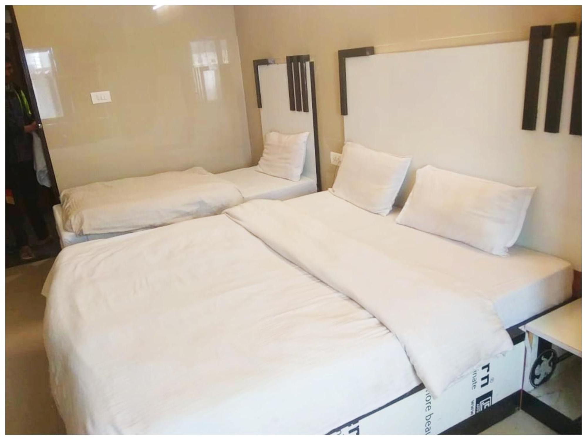 A Premium Hotel Sheeva Inn Near Temple - Fully Air Conditioning - Best Hotel Kankhal Ngoại thất bức ảnh
