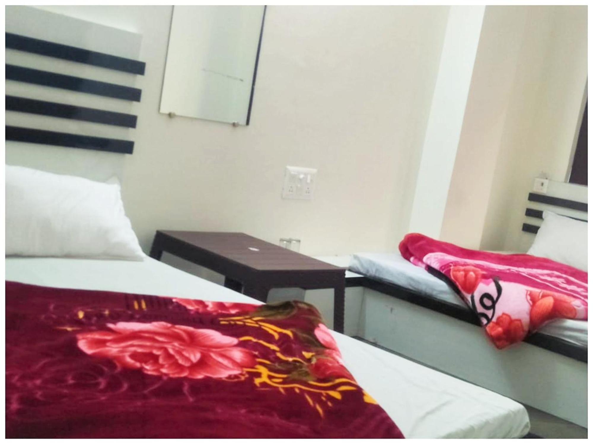 A Premium Hotel Sheeva Inn Near Temple - Fully Air Conditioning - Best Hotel Kankhal Ngoại thất bức ảnh